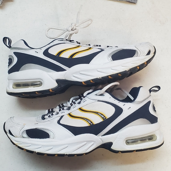 Athletic Works Mens Sneaker Size 5 